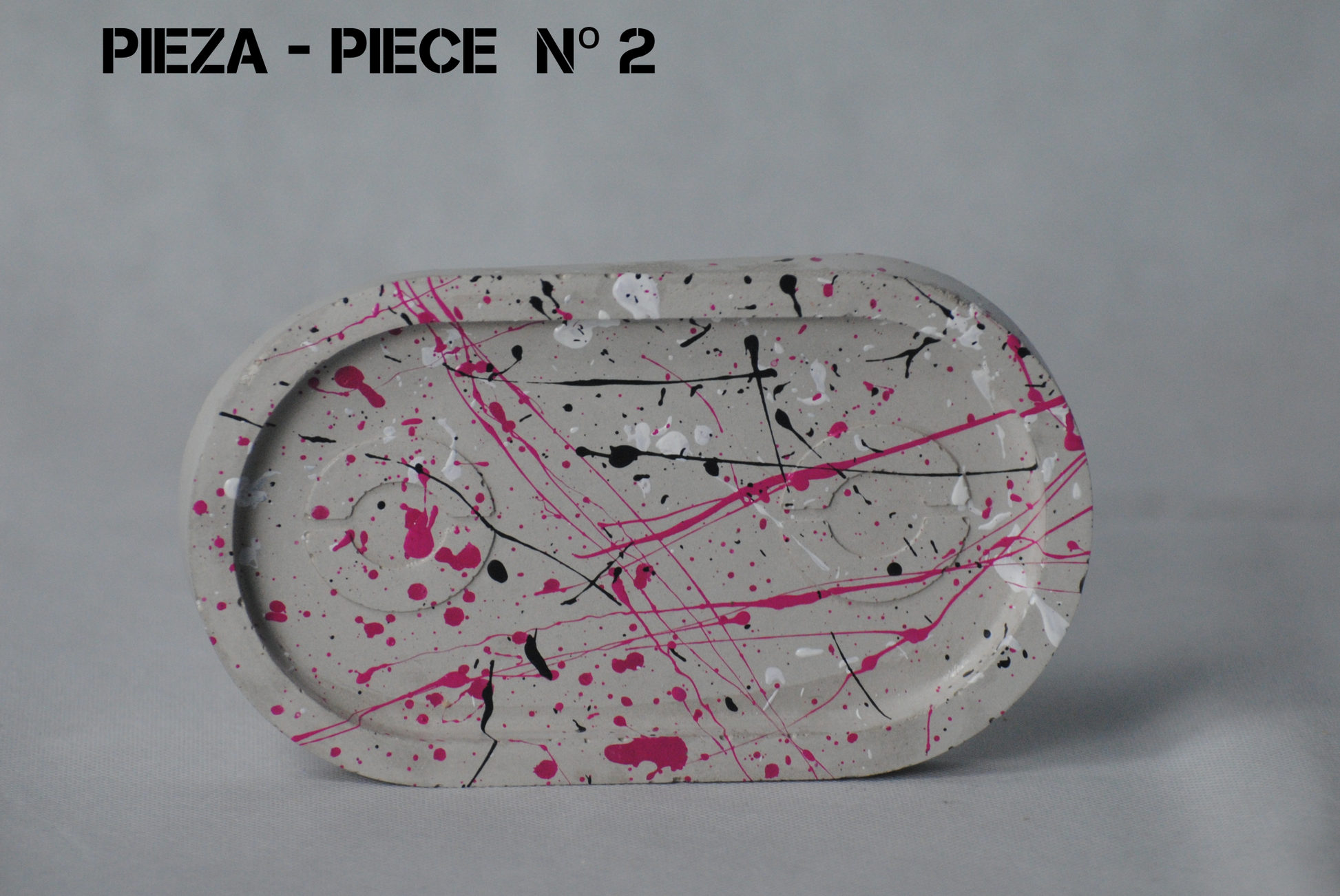 arisco® tienda de Productos de Decoración hechos en cemento. Plato Largo de Cemento. Colección Splash. Marca arisco® Splash Pink Pieza 2