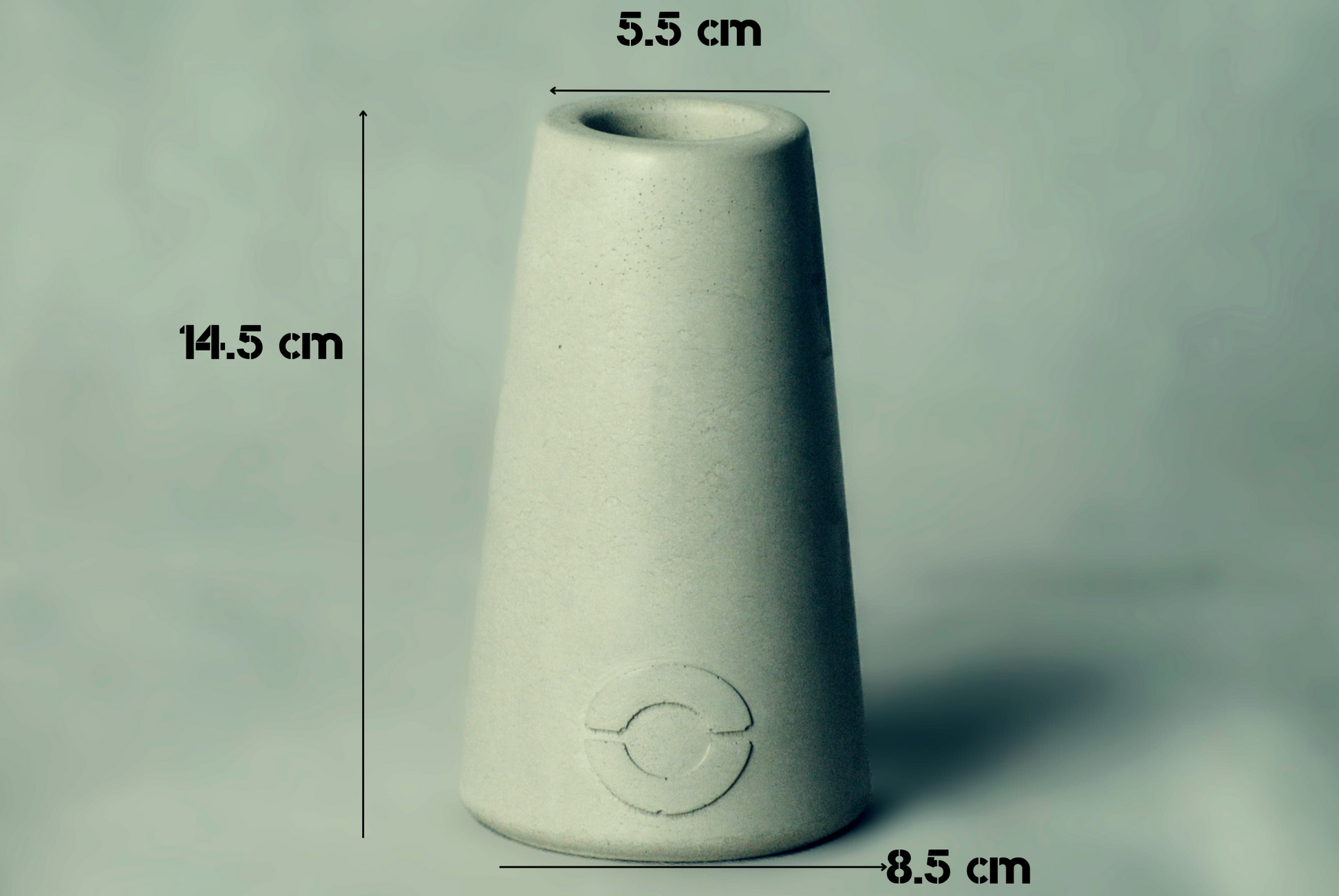 arisco® tienda de Productos de Decoración hechos en cemento. Jarrón de Cemento. Varios Colores. Marca arisco®.