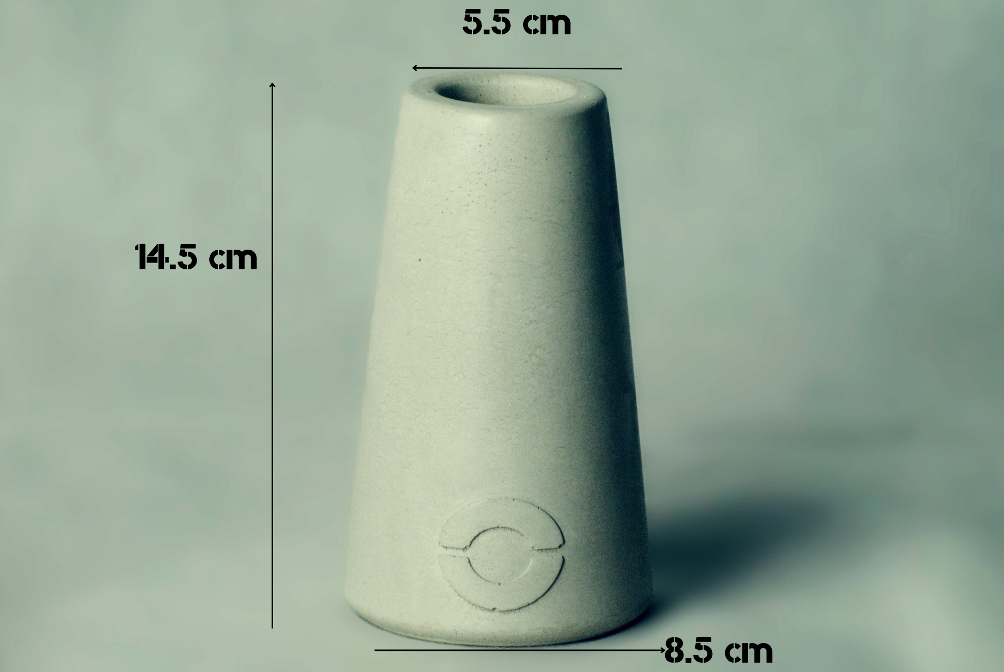 arisco® tienda de Productos de Decoración hechos en cemento. Jarrón de Cemento. Varios Colores. Marca arisco®.