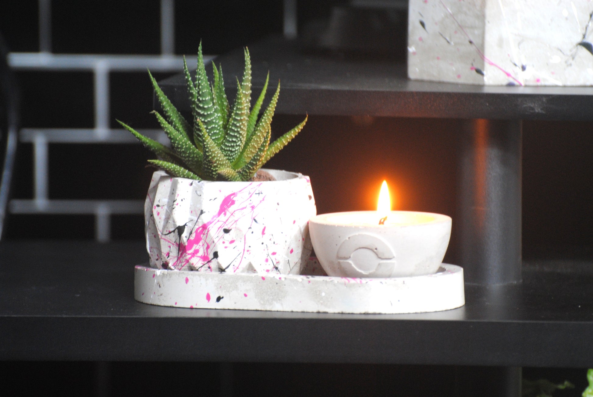 arisco® tienda de Productos de Decoración hechos en cemento. Plato Largo de Cemento. Colección Splash. Marca arisco®