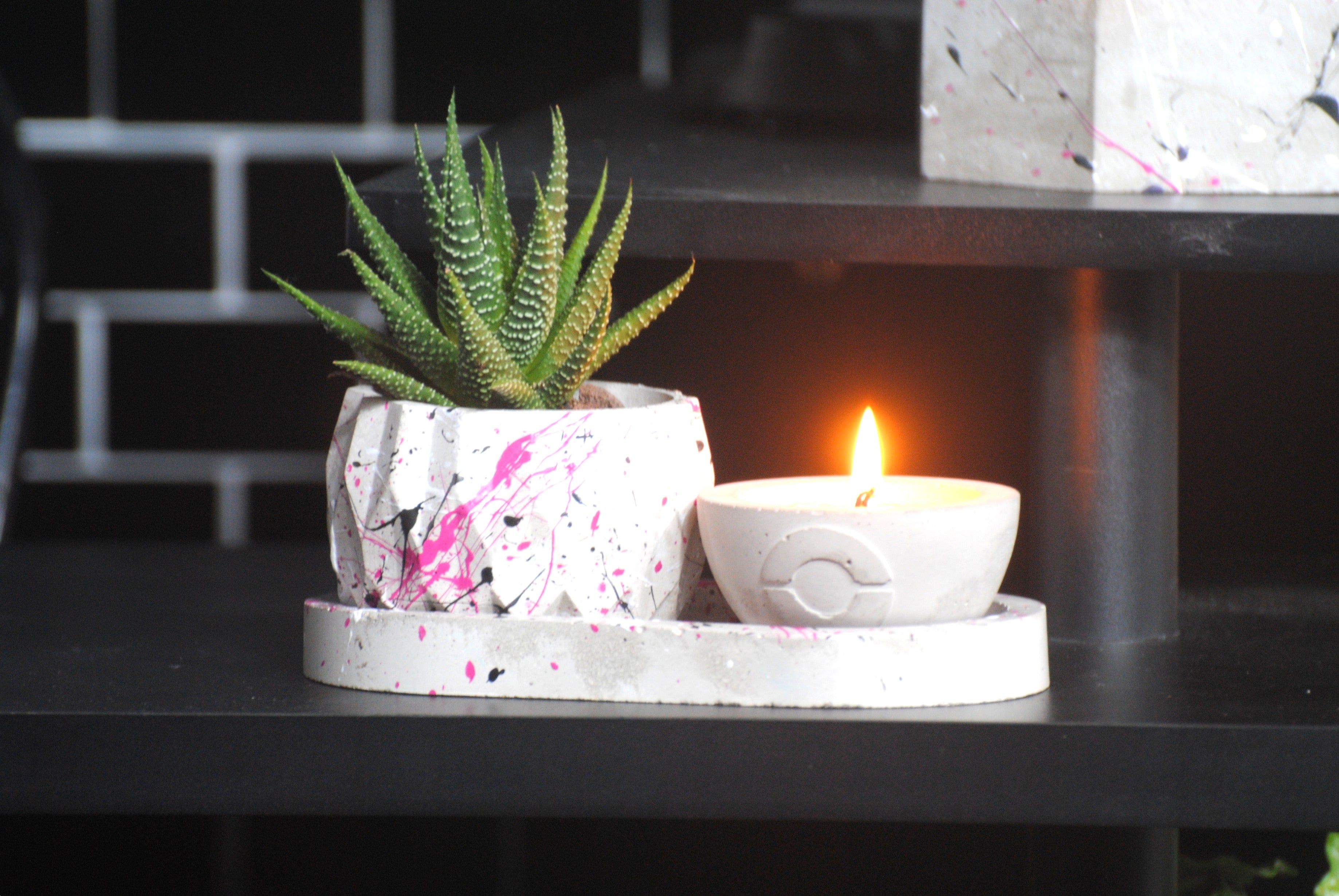 arisco® tienda de Productos de Decoración hechos en cemento. Plato Largo de Cemento. Colección Splash. Marca arisco®