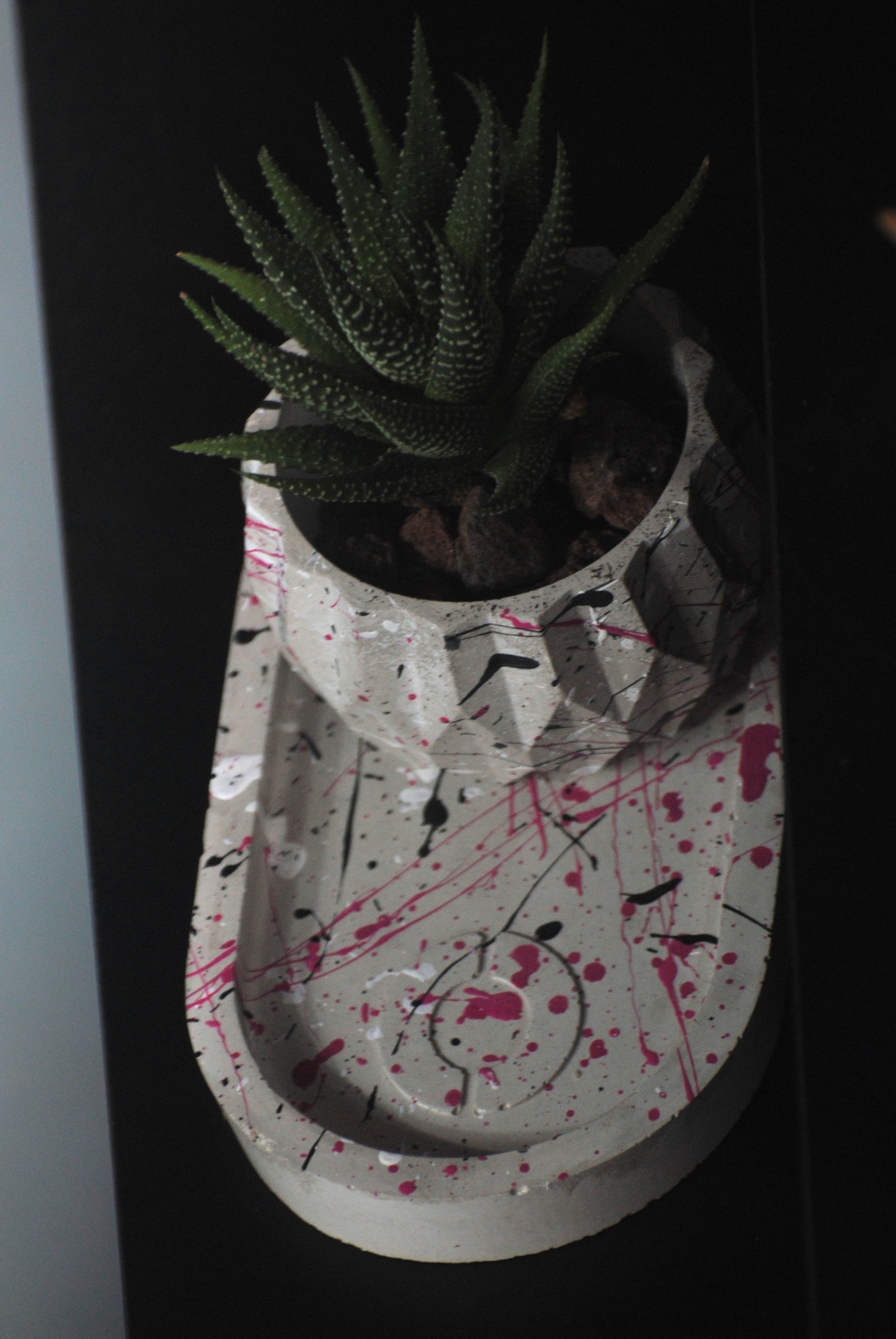 arisco® tienda de Productos de Decoración hechos en cemento. Plato Largo de Cemento. Colección Splash. Marca arisco®