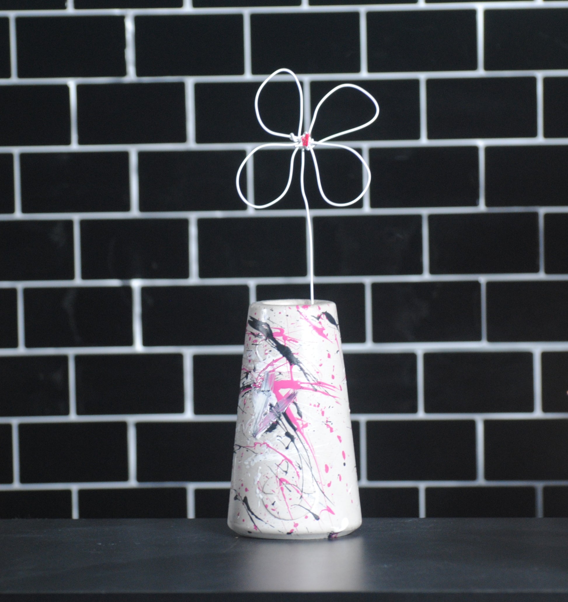 arisco® tienda de Productos de Decoración hechos en cemento. Jarrón de cemento. Colección Splash. Marca arisco®.