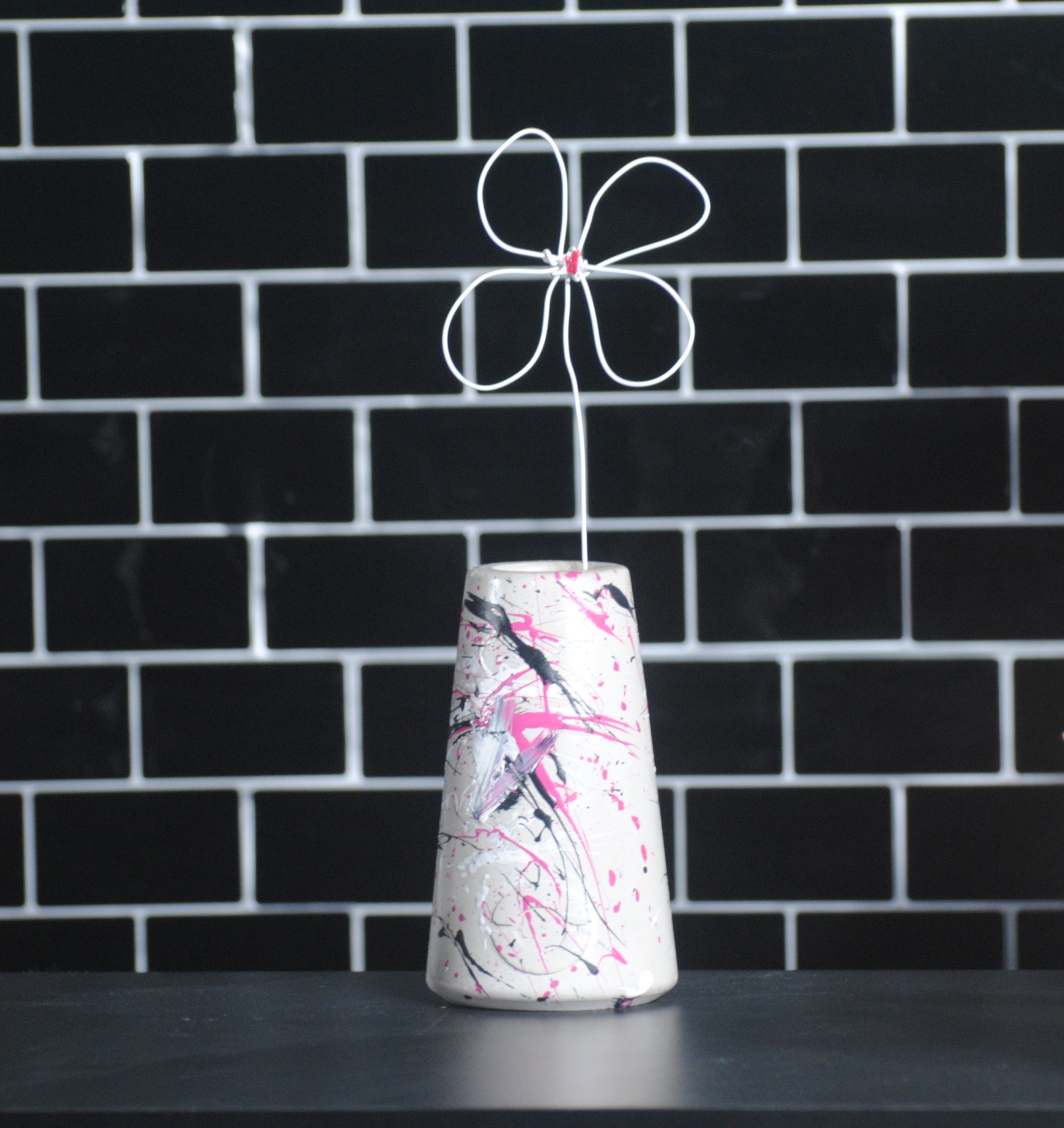 arisco® tienda de Productos de Decoración hechos en cemento. Jarrón de cemento. Colección Splash. Marca arisco®.