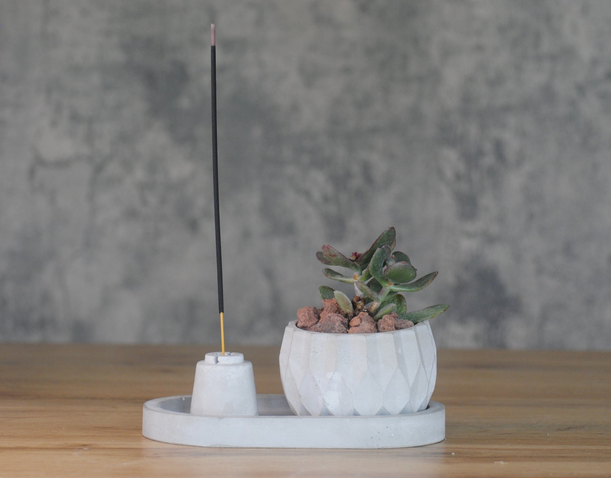 arisco® tienda de Productos de Decoración hechos en cemento. Trio de Macetas pequeñas varias formas y colores de cemento.