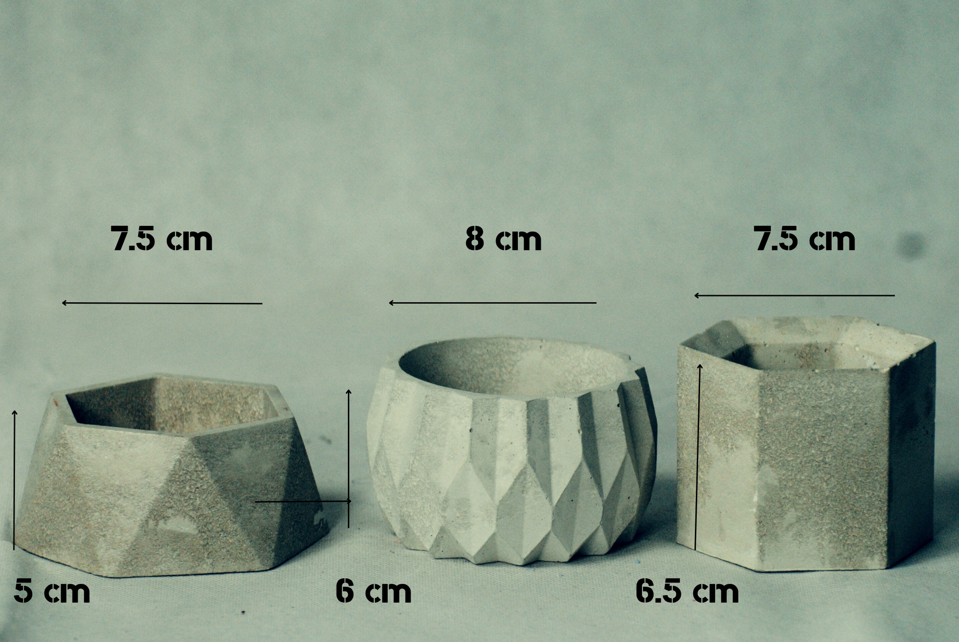 arisco® tienda de Productos de Decoración hechos en cemento. Trio de Macetas pequeñas varias formas y colores de cemento.