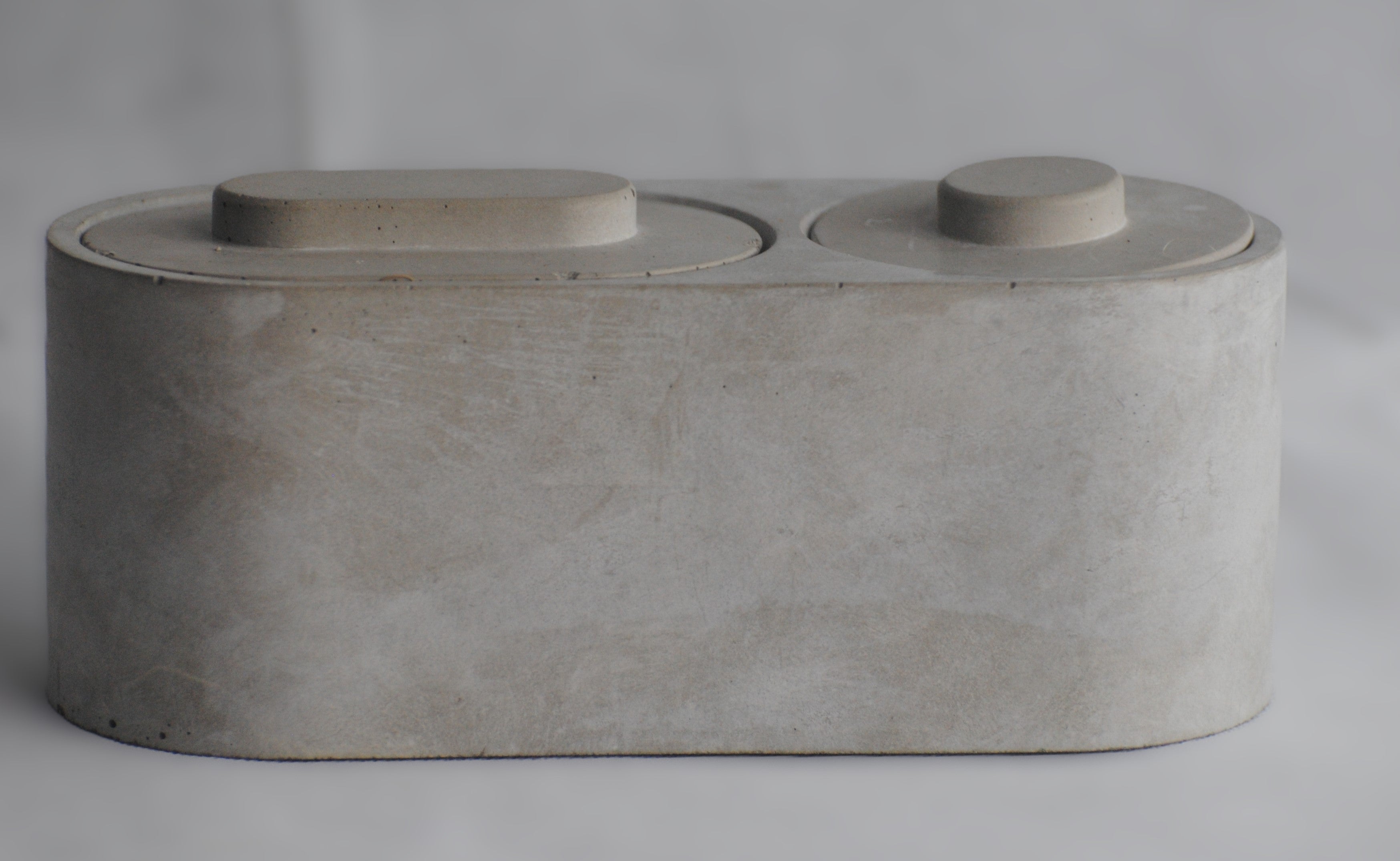 arisco® tienda de Productos de Decoración hechos en cemento. Joyero, Pieza decoración forma elipse de cemento con dos Tapas. Varios Colores. Originals Piedra